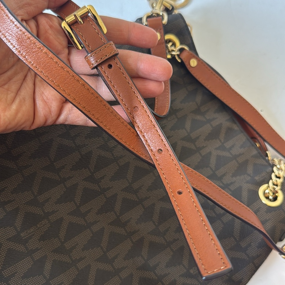 Michael Kors bag - Picture 6 of 12